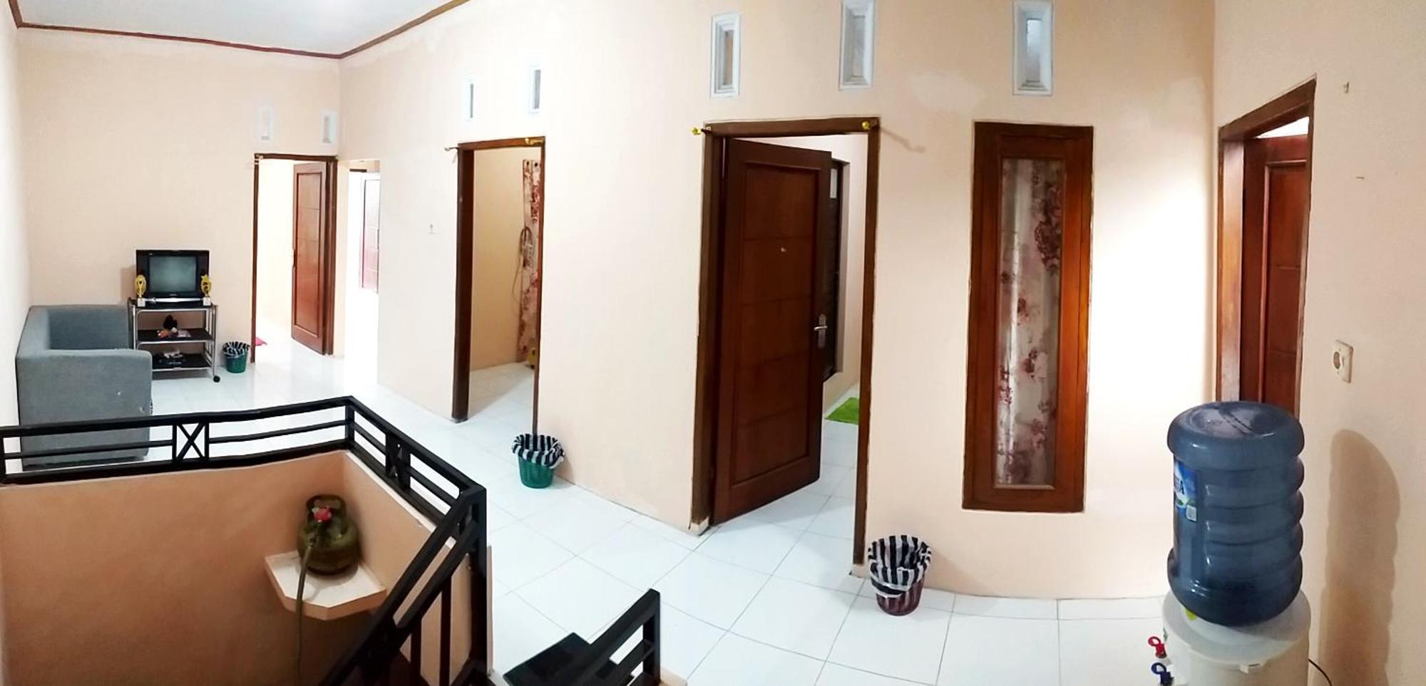 Ganendra Syari'Ah Guesthouse Diyeng Buitenkant foto