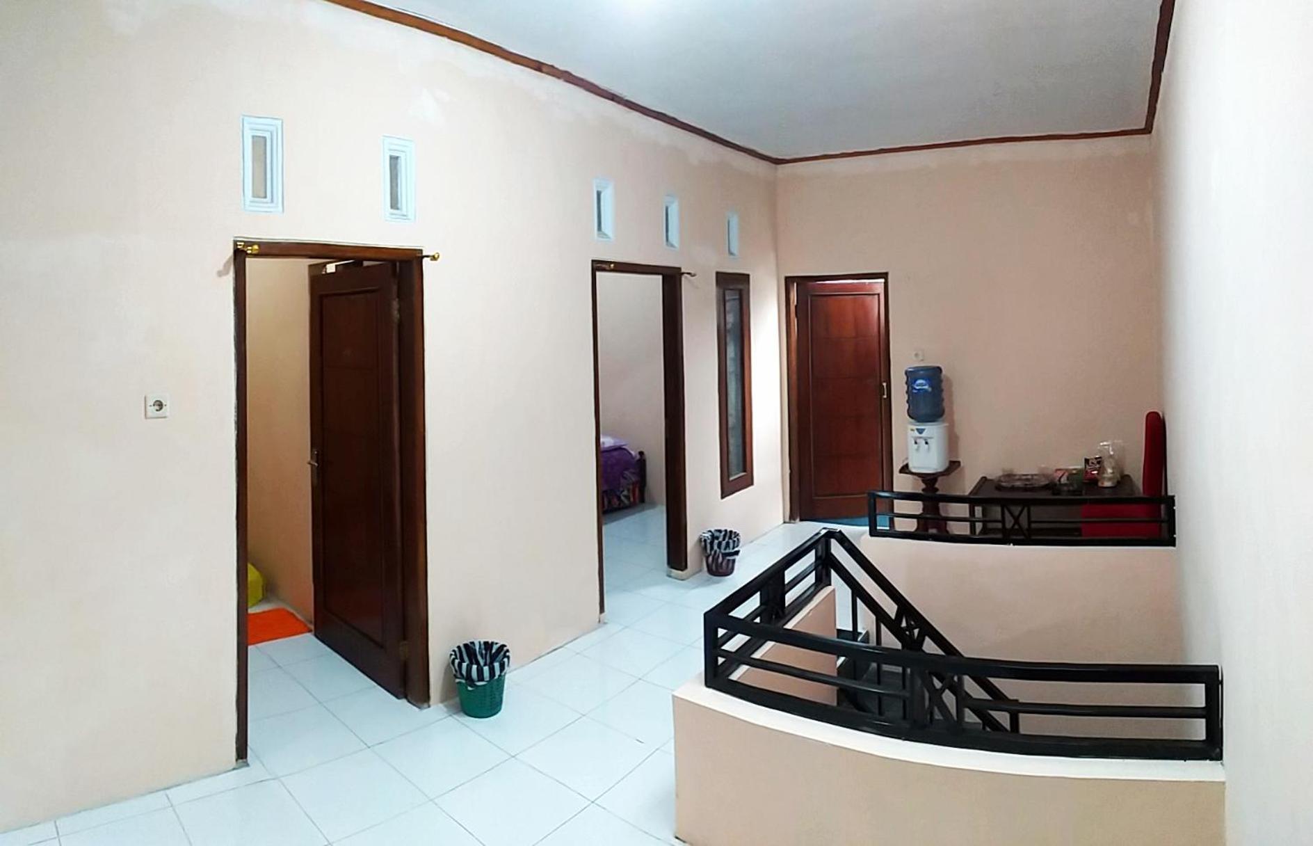 Ganendra Syari'Ah Guesthouse Diyeng Buitenkant foto